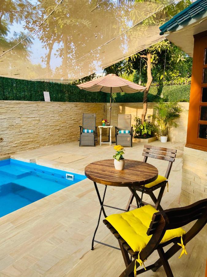 Roshani Pool Villa Gurgaon - 7Br #Privatepool #Villa #Bungalow #Garden #Staycation 외부 사진